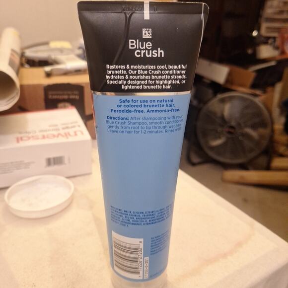 John Frieda Blue Crush for Brunettes Blue Conditioner 8.3 oz - Picture 2 of 5